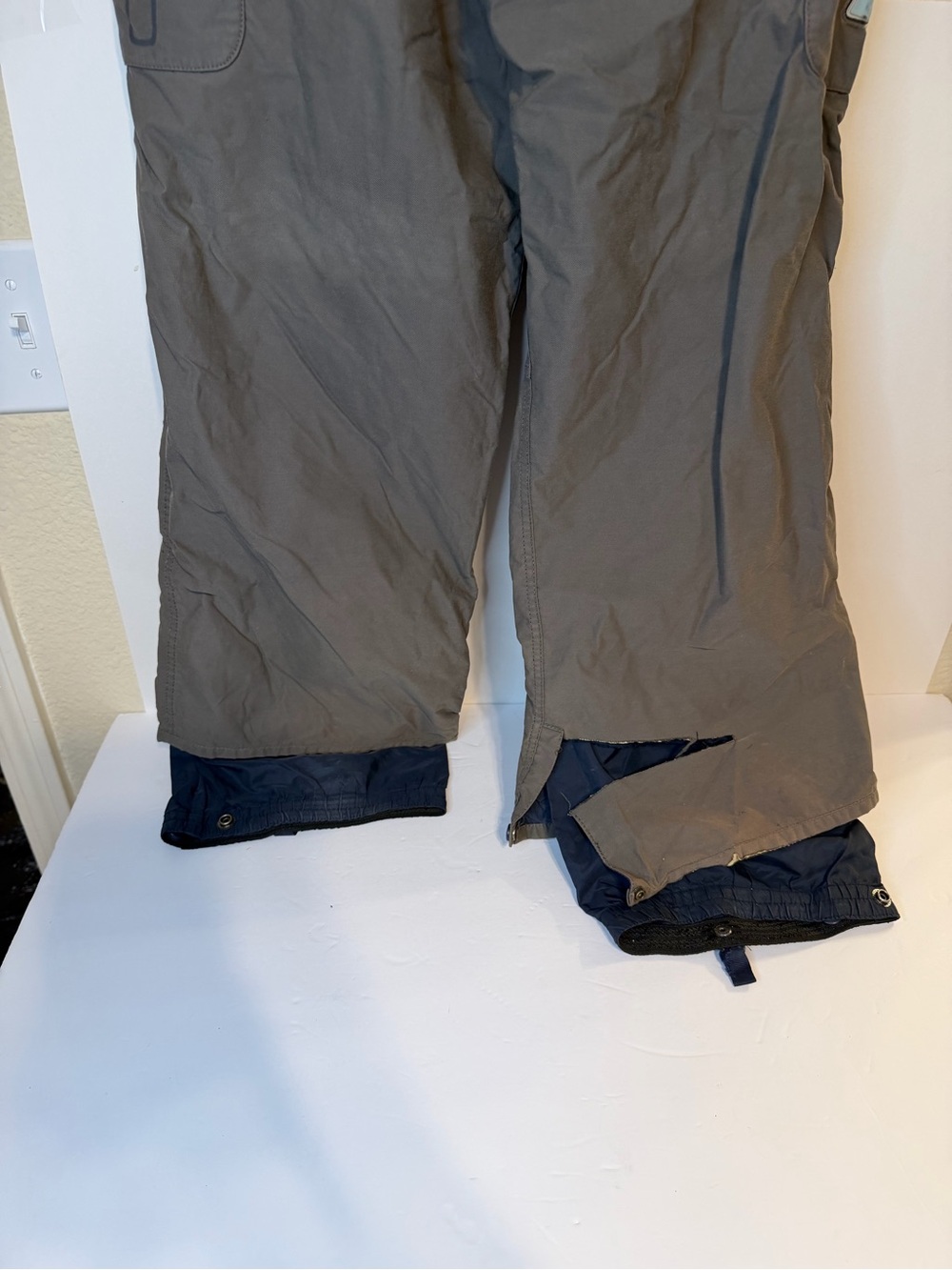 Four Square Gray Cargo Snow Pants - Picture 7 of 13